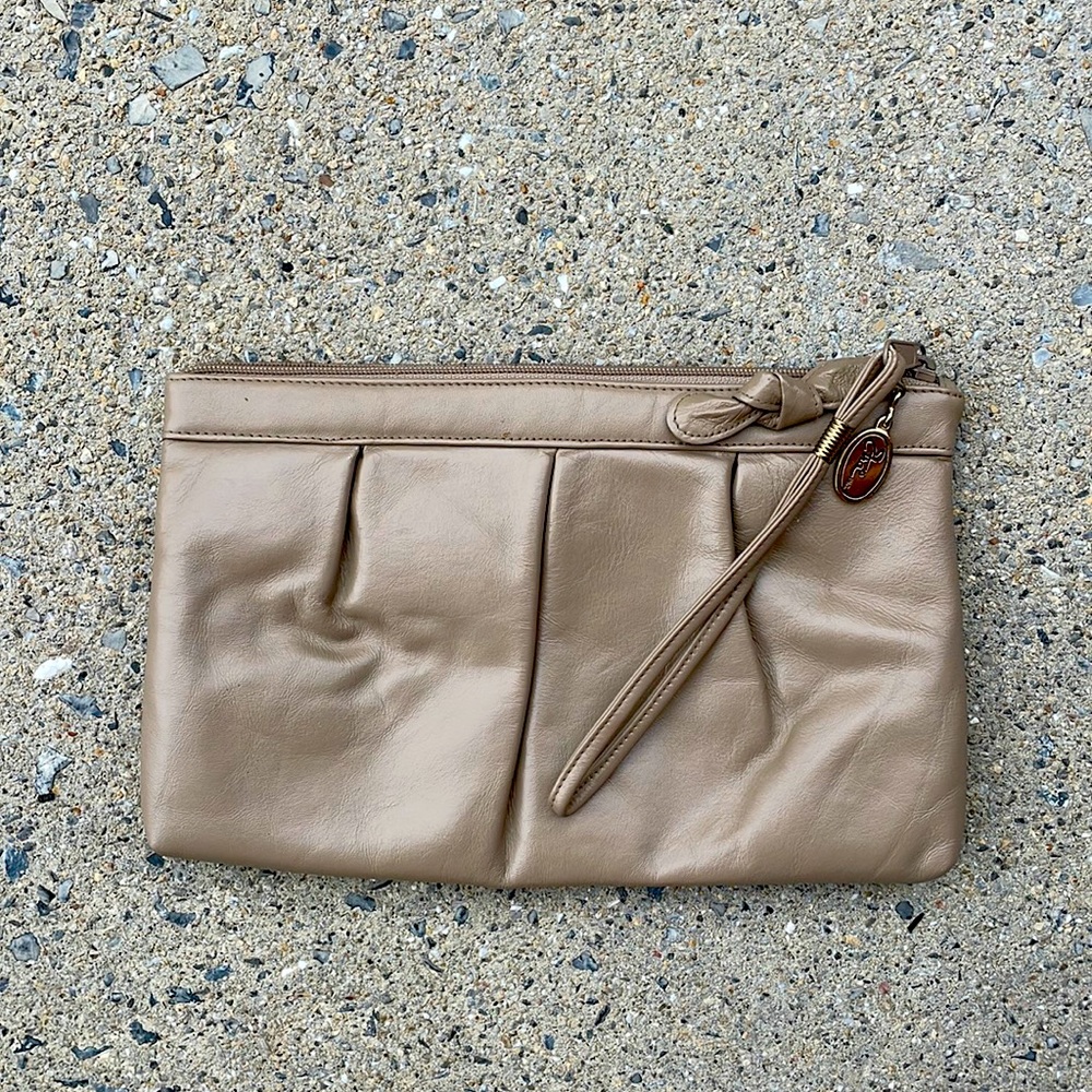 Neutral taupe, vintage leather clutch bag with wrist strap, VTG60, Etra
